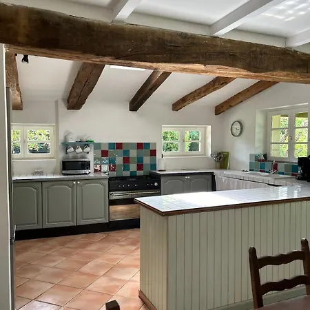 Casa vacanze Traditional With Pool Saint-Sauveur-de-Meilhan